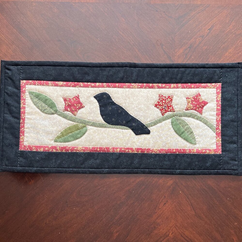 Handcrafted Appliqué Folk Art BLACK BIRD Quilted Table Runner Topper Handmade